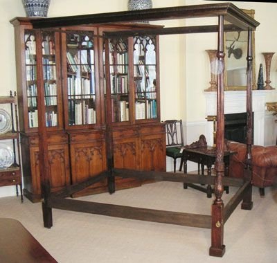 Four Poster Bed in Mahogany
